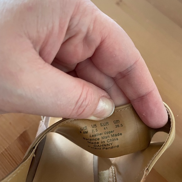 ⭐️ Host Pick⭐️ NATURALIZER nude/tan sandals. 8 cm heel. Brand new. NWOT - Picture 7 of 8